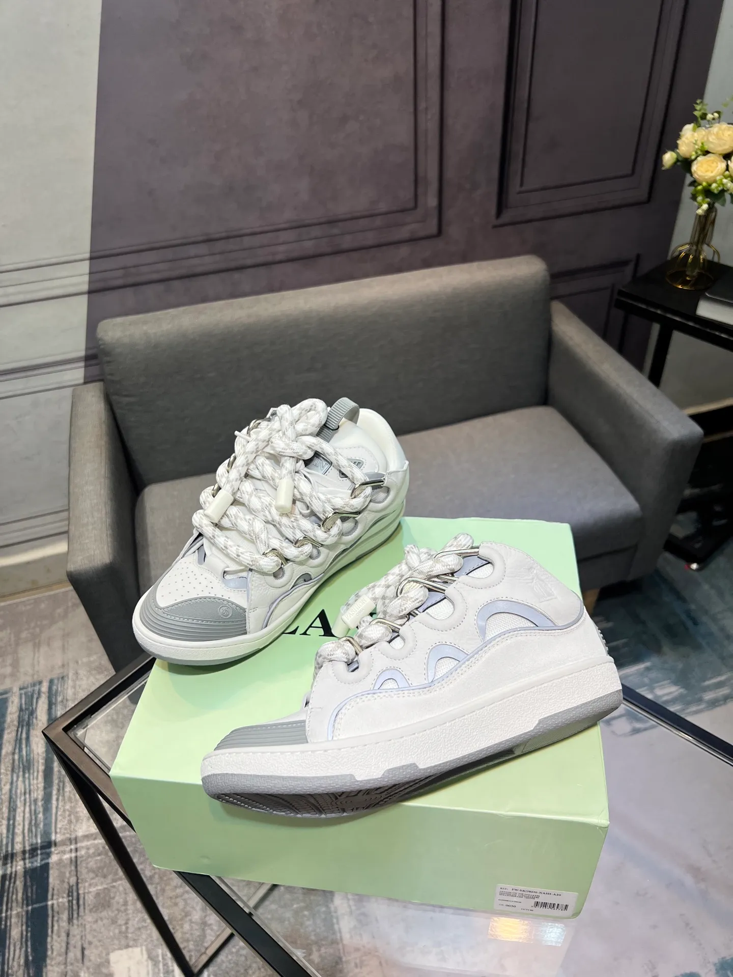 Men's men's shoes💰780 [LANVIN] Latest lace-up fashionable casual sneakers for couples High-quality CLAY couple series‼ ️ The latest trendy products of the season 🌈Many bloggers have planted grass and purchased the original open-mold customization. The upper and outsole are sewn with mark threads without edge sealing. Multiple material splicing combination design. Very versatile for fashionable and casual wear. Comfortable on the feet. Recommended for self-retention (upper cowhide + cow suede + breathable mesh) inner foot pad cowhide exclusive original open-mold clear logo rubber outsole ⚠️36-44 yards (45 custom-made)